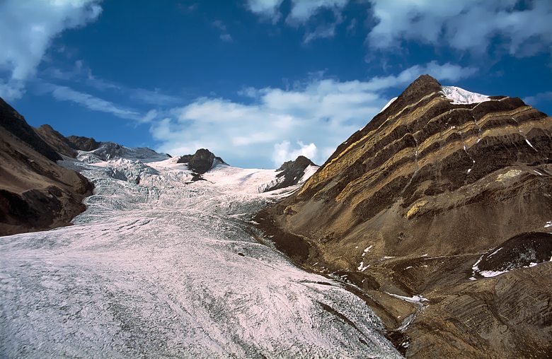 Petr Lazar: Nad jezerem Tilicho, ~5000 m, duben 2004