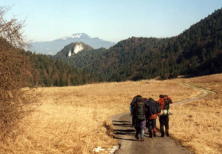 Pechod Velk Fatry, nor 2001 - Sestup do Ruomberka, na obzoru Velk Cho